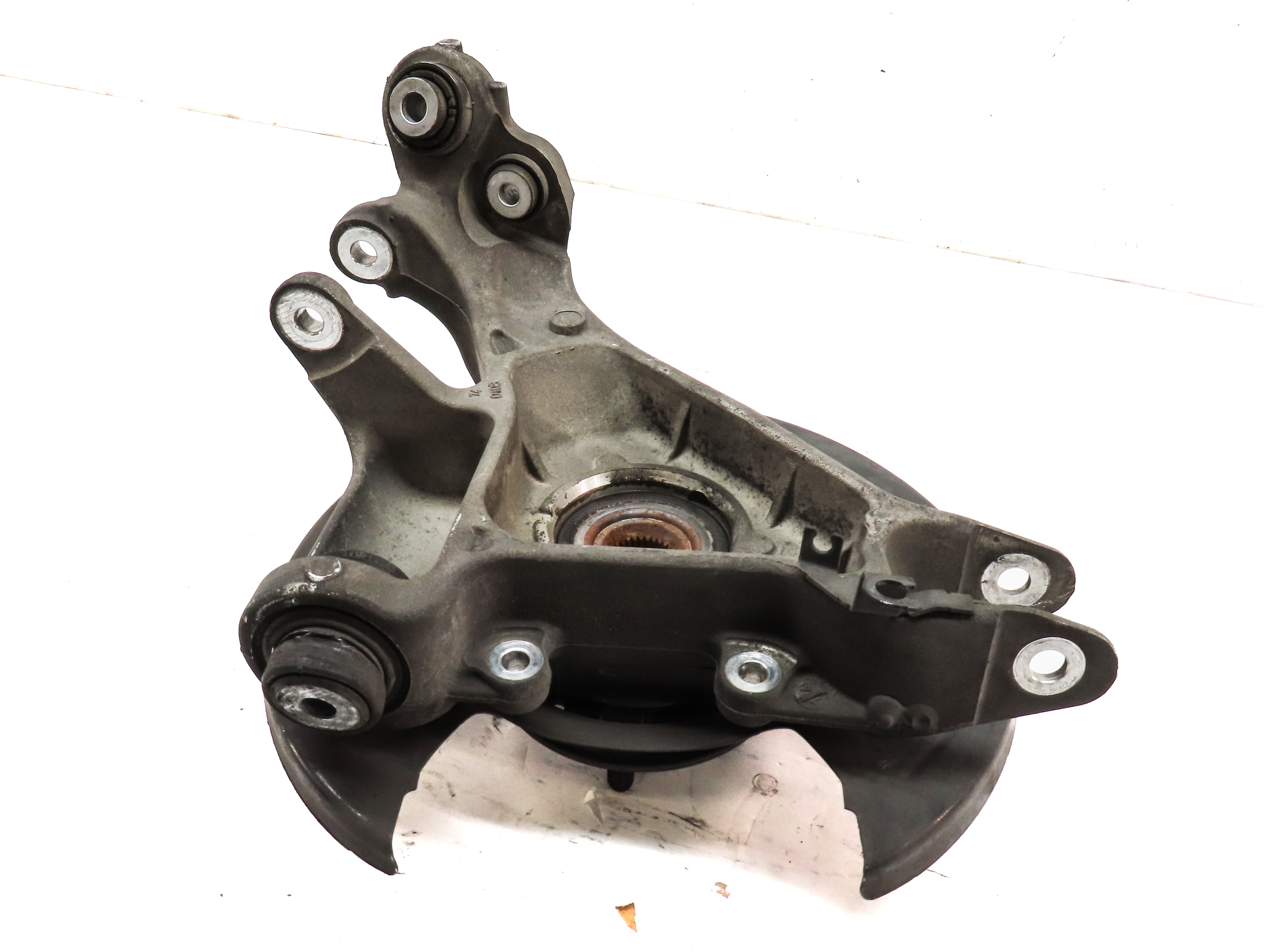 2013-2016 RANGE ROVER (L405) RIGHT PASSENGER REAR SPINDLE KNUCKLE WHEEL HUB — exact item pictured